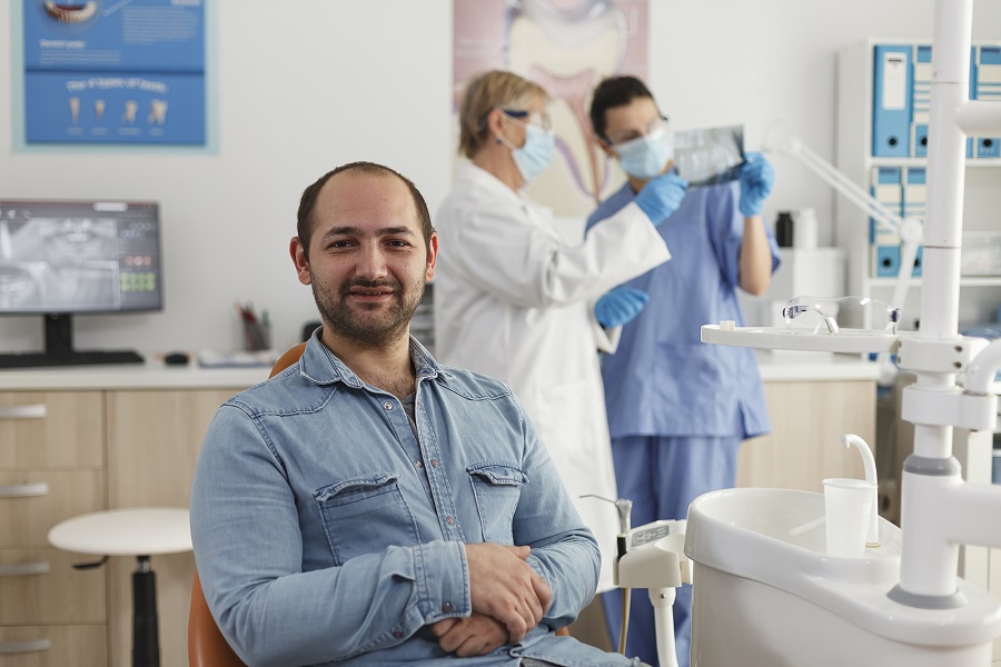 thumbnail image of blog post the difference between full and partial dentures