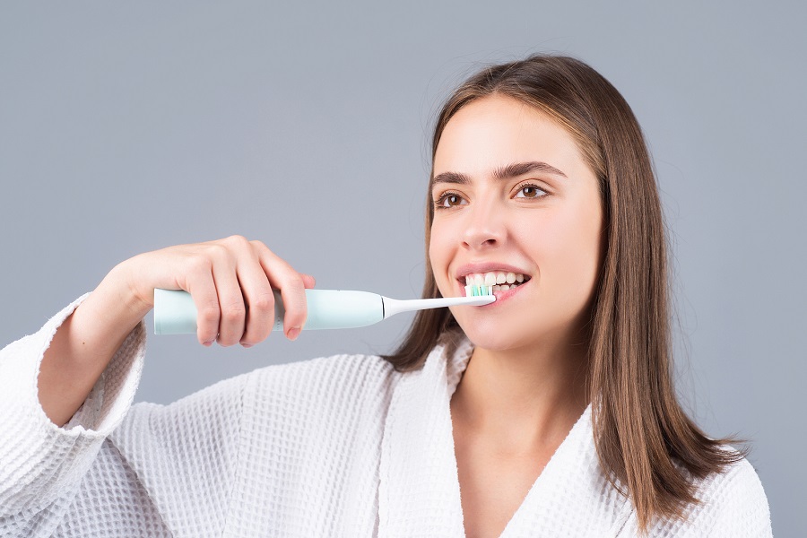 NATIONAL DENTAL HYGIENE MONTH IS THIS OCTOBER AND OUR DENTAL HYGIENISTS HAVE SOME FANG-TASTIC TIPS!